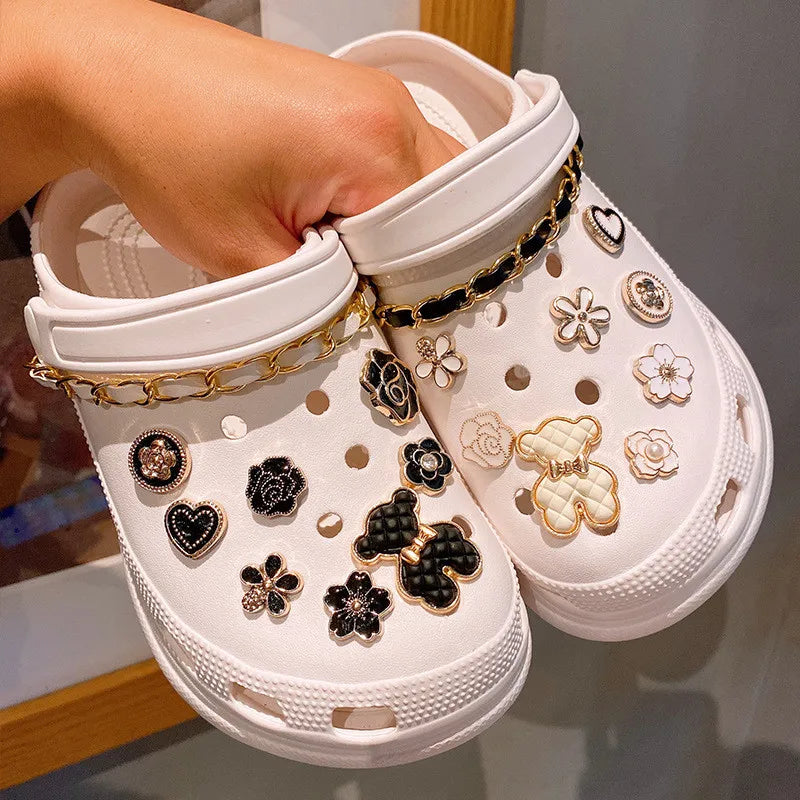 2024 New Shoe Charms Bears Designer DIY Cute Candy Flowers Decaration Accessories for Clogs Kids Boys Women Girls Gifts