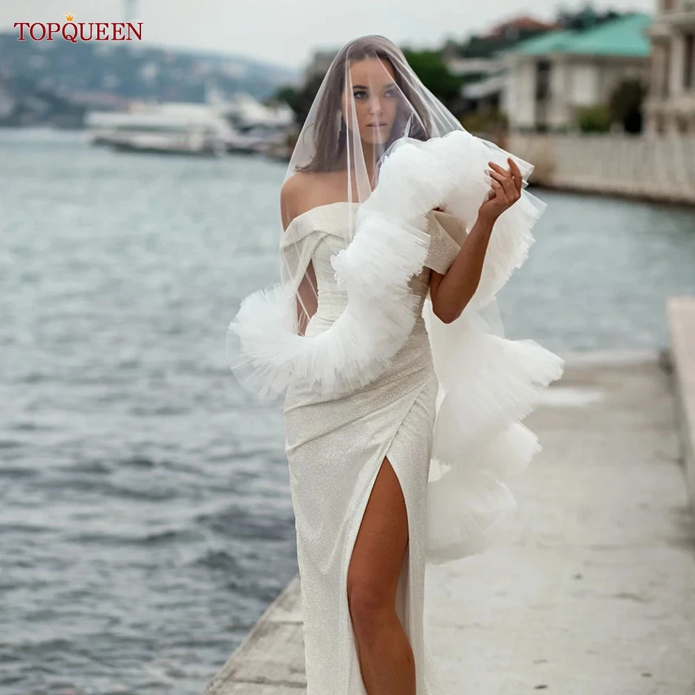 TOPQUEEN Short Romantic Wedding Veil 2 layers Bridal Veils Cover Face Tactical Halloween Integrated Bonnet Veil Fingertip V183