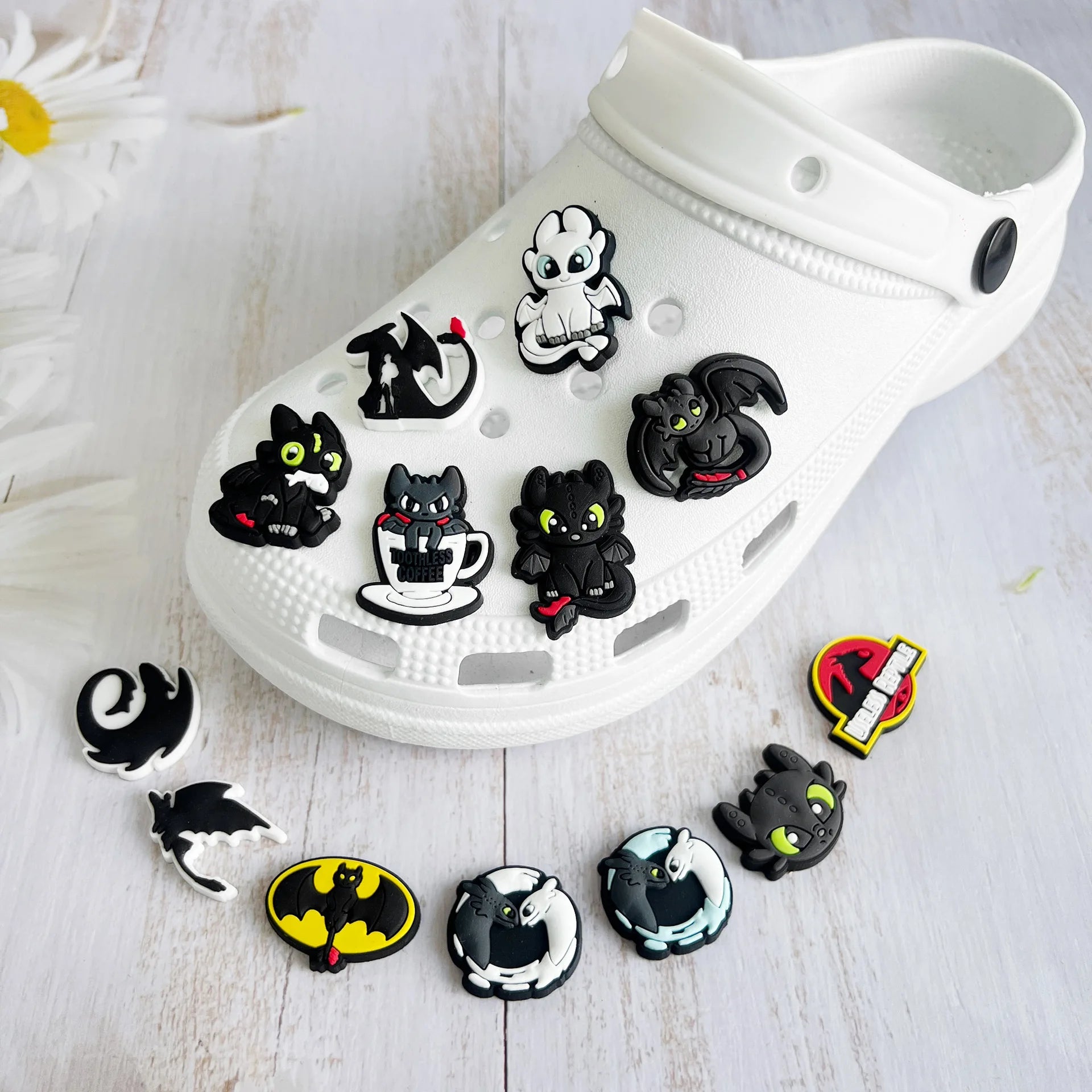 1pcs Dragon Toothless Cartoon shoe Charms Designer for Shoe Charms Accessories for Classic Clog Kids Gift Hot Sale