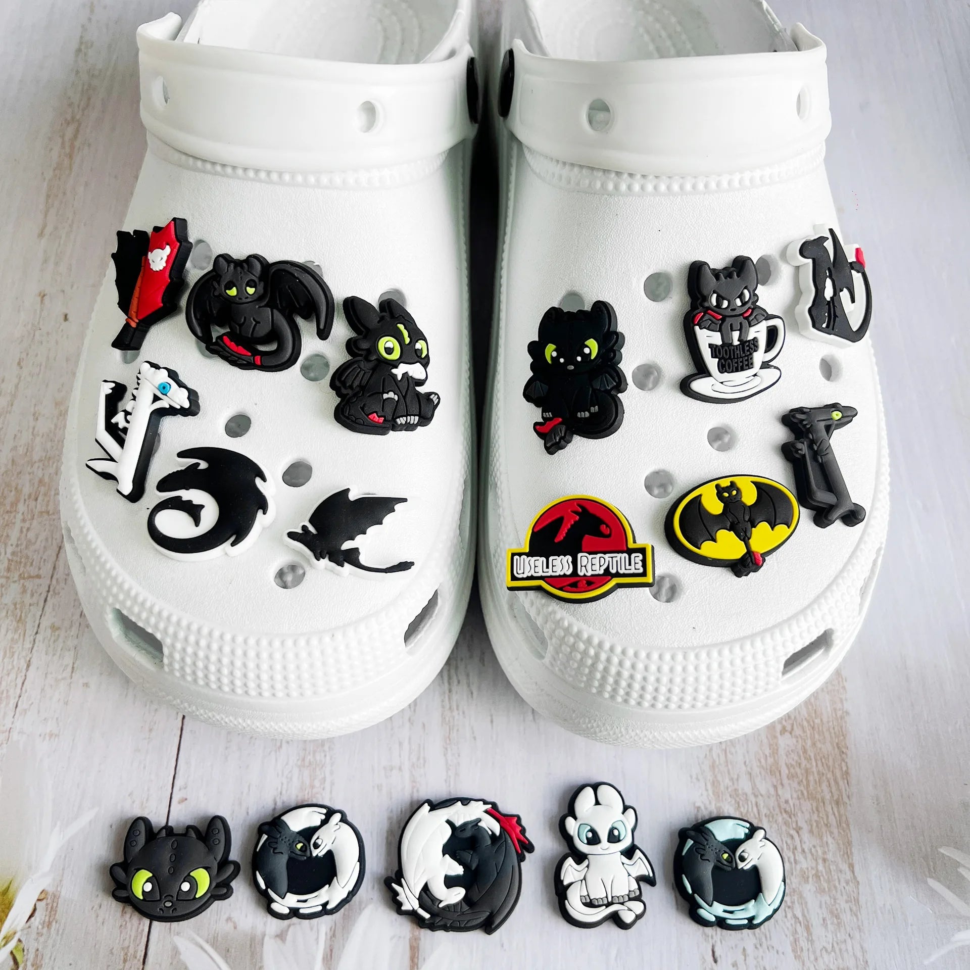 1pcs Dragon Toothless Cartoon shoe Charms Designer for Shoe Charms Accessories for Classic Clog Kids Gift Hot Sale