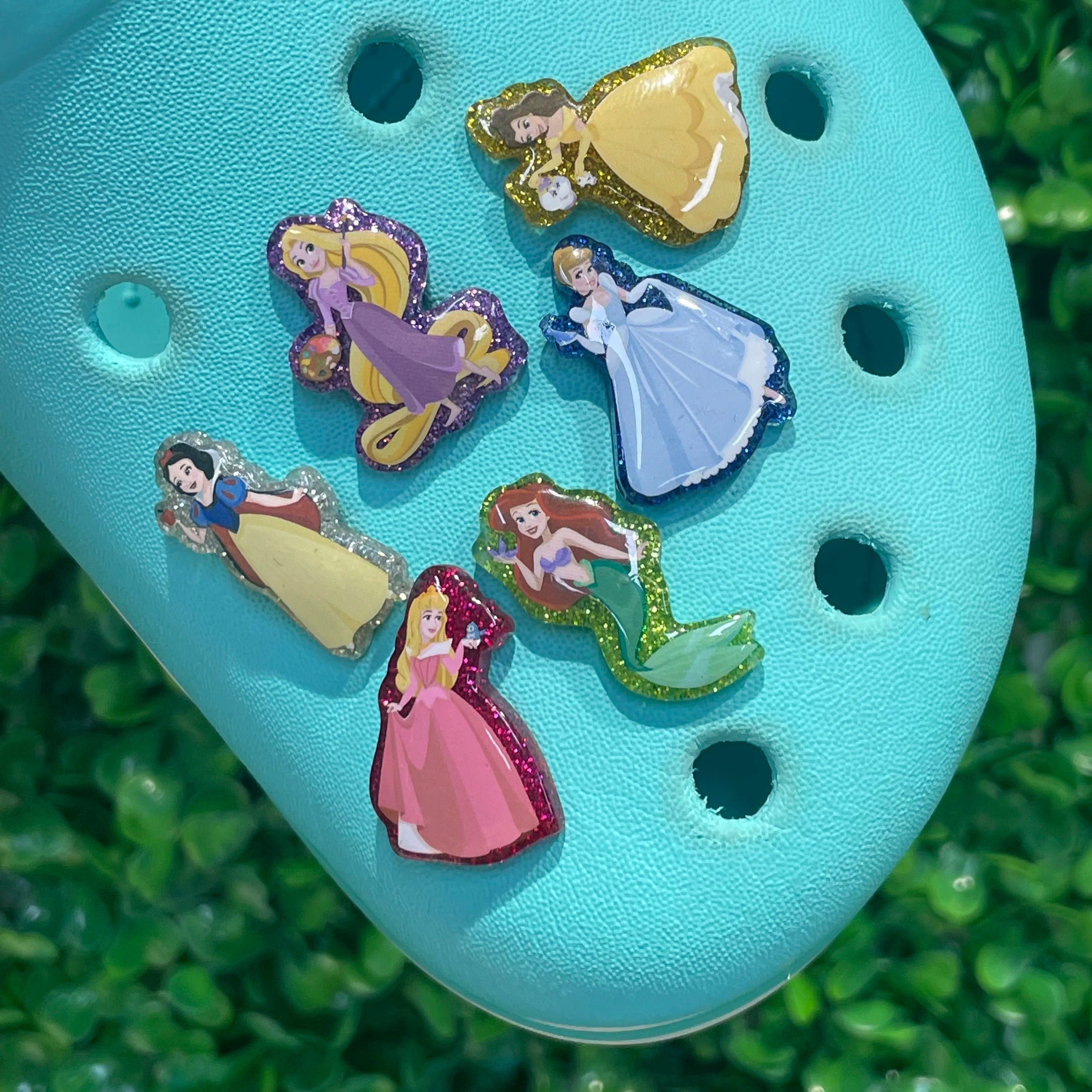 1-6Pcs Cartoon Disney Princess Snow White Mermaid Resin Shoe Charms Garden Shoes Button Decorations DIY Backpack Kid Girls Gift
