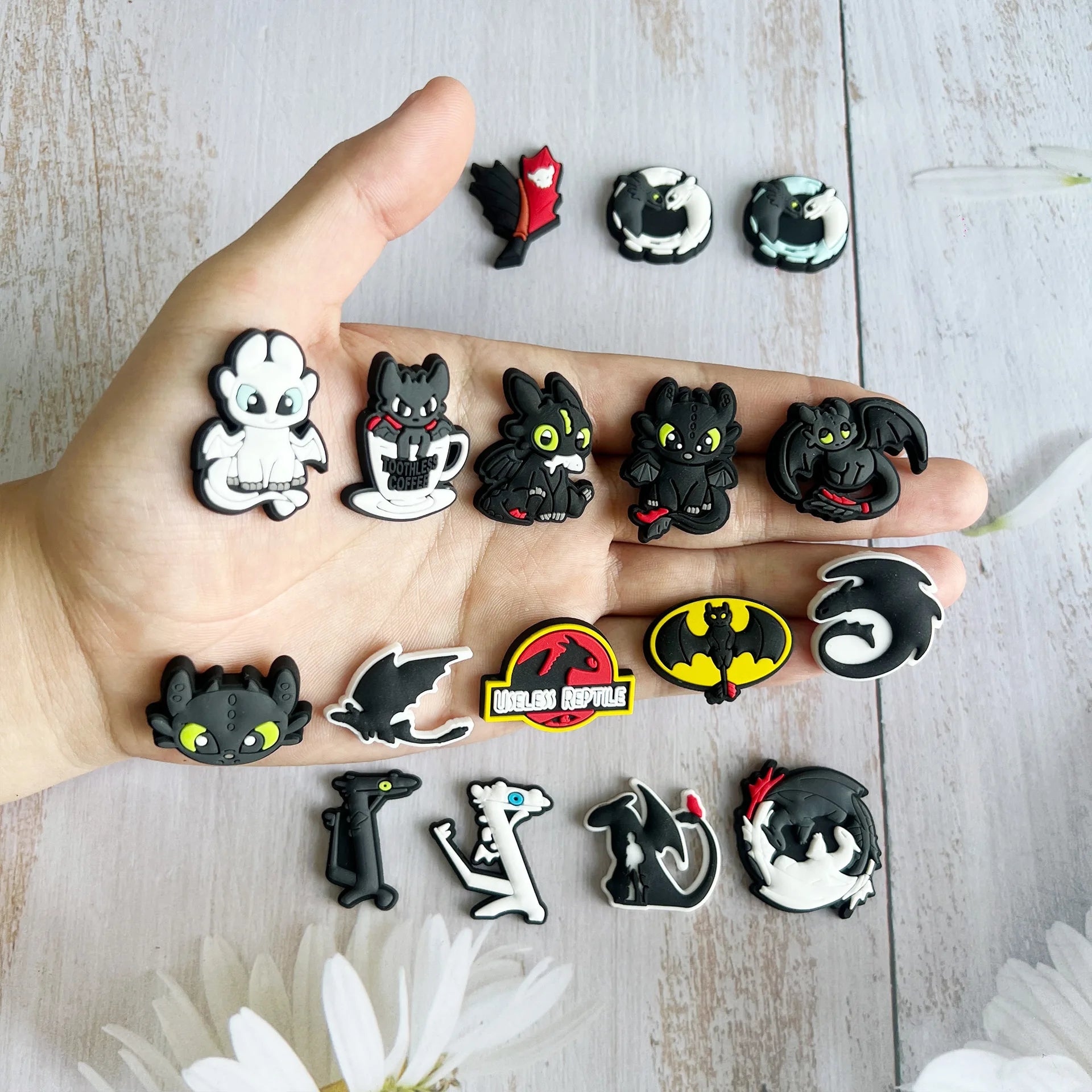 1pcs Dragon Toothless Cartoon shoe Charms Designer for Shoe Charms Accessories for Classic Clog Kids Gift Hot Sale