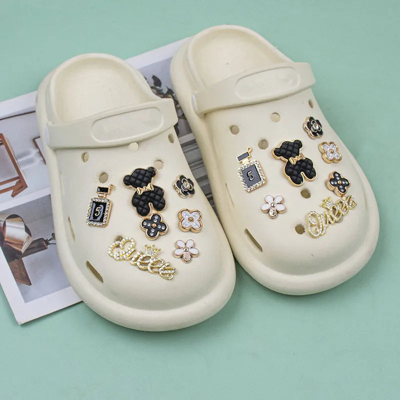 2024 New Shoe Charms Bears Designer DIY Cute Candy Flowers Decaration Accessories for Clogs Kids Boys Women Girls Gifts